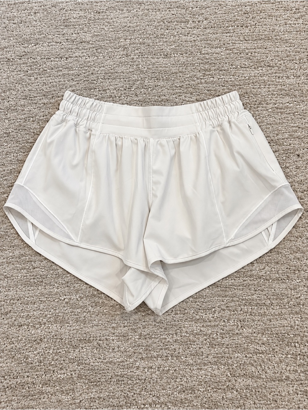 Lululemon Hotty Hot High-Rise Lined Shorts White Size 6